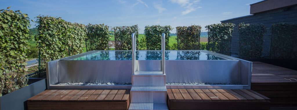 Automatic terrace pool cover AQUAFLOORS opened