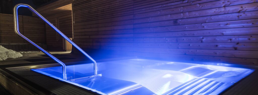 Individual overflow hot tube by IMAGINOX