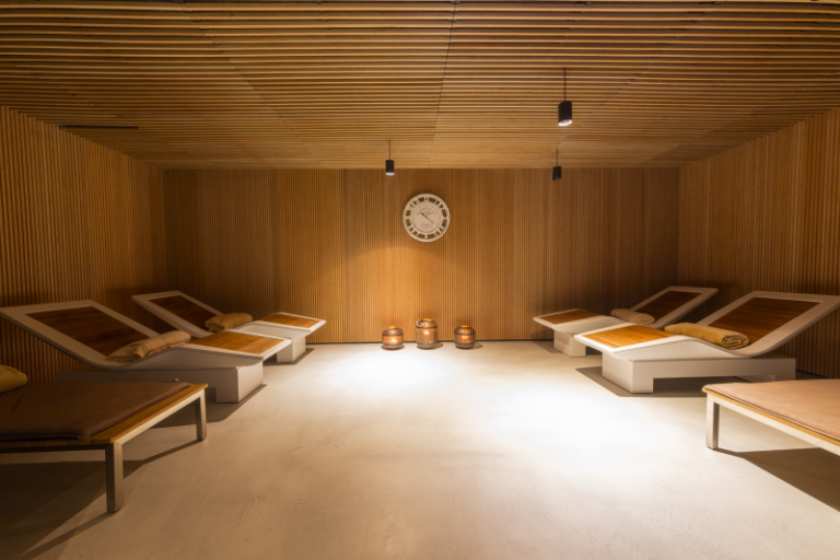 Wellness zóna v nadstandardním fitness Fit&Co