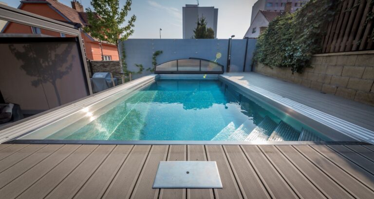 Celoroční koupání ve venkovním nerezovém bazénu | Aquamarine Spa