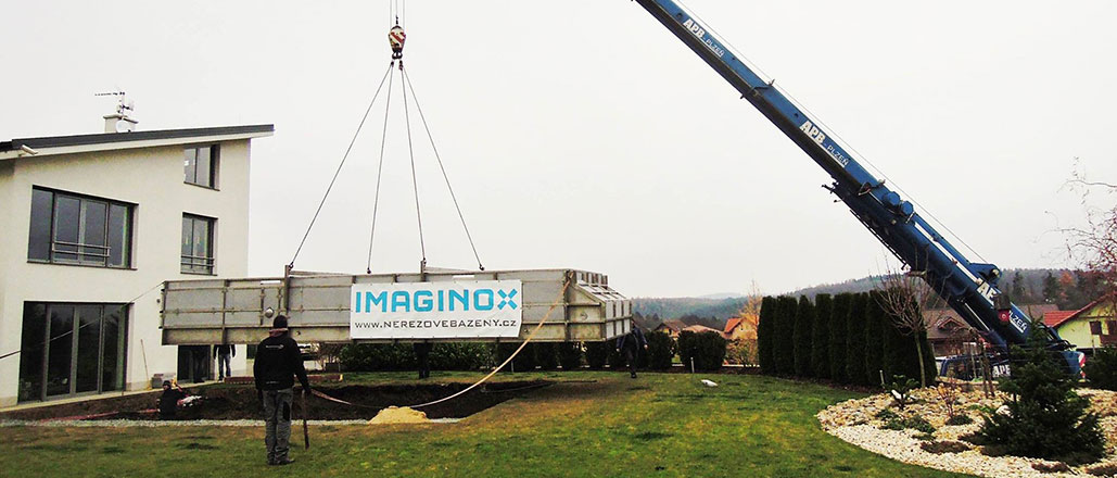 Doprava nerezového bazénu