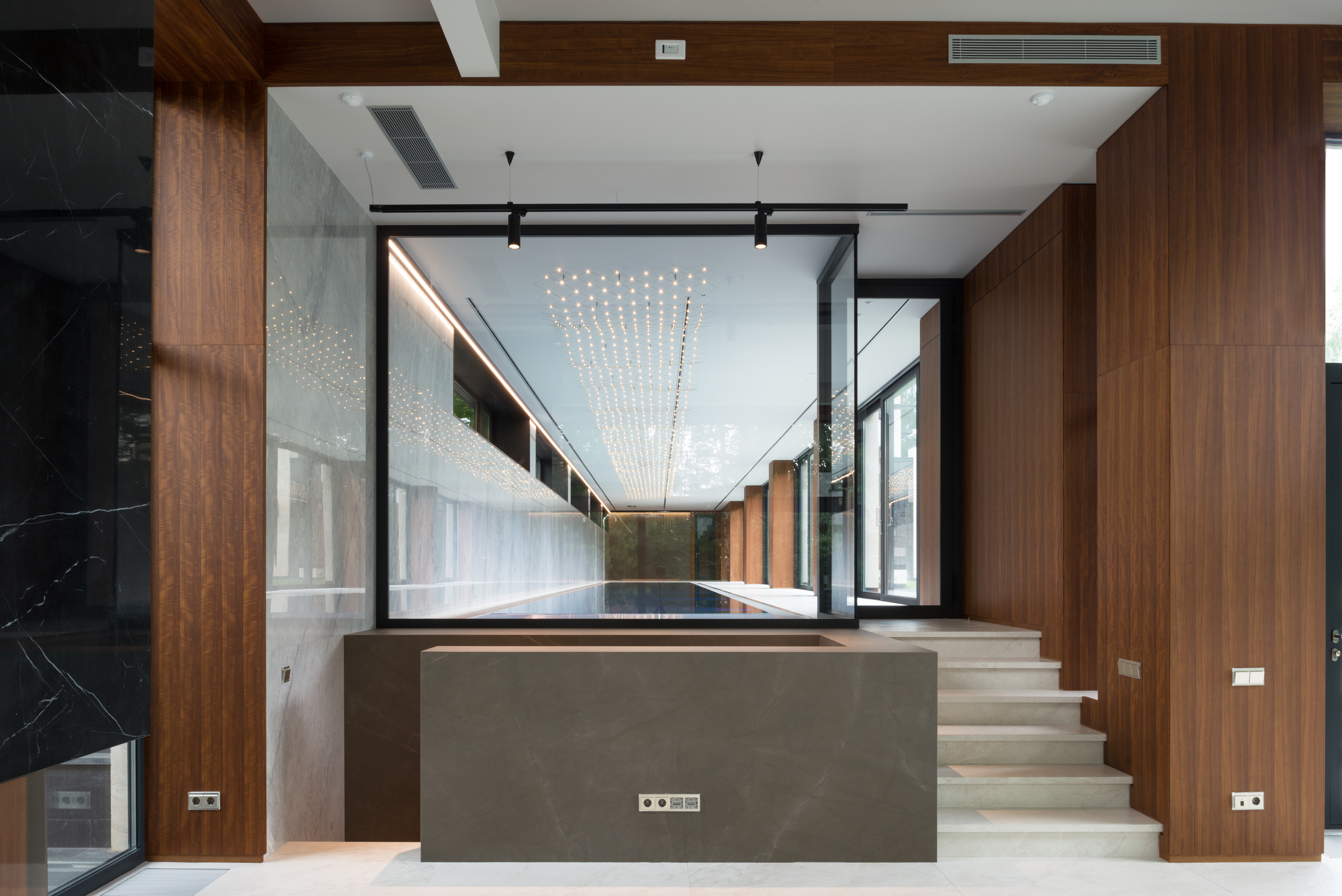 Modern desing pool hall with stailness steel pool IMAGINOX