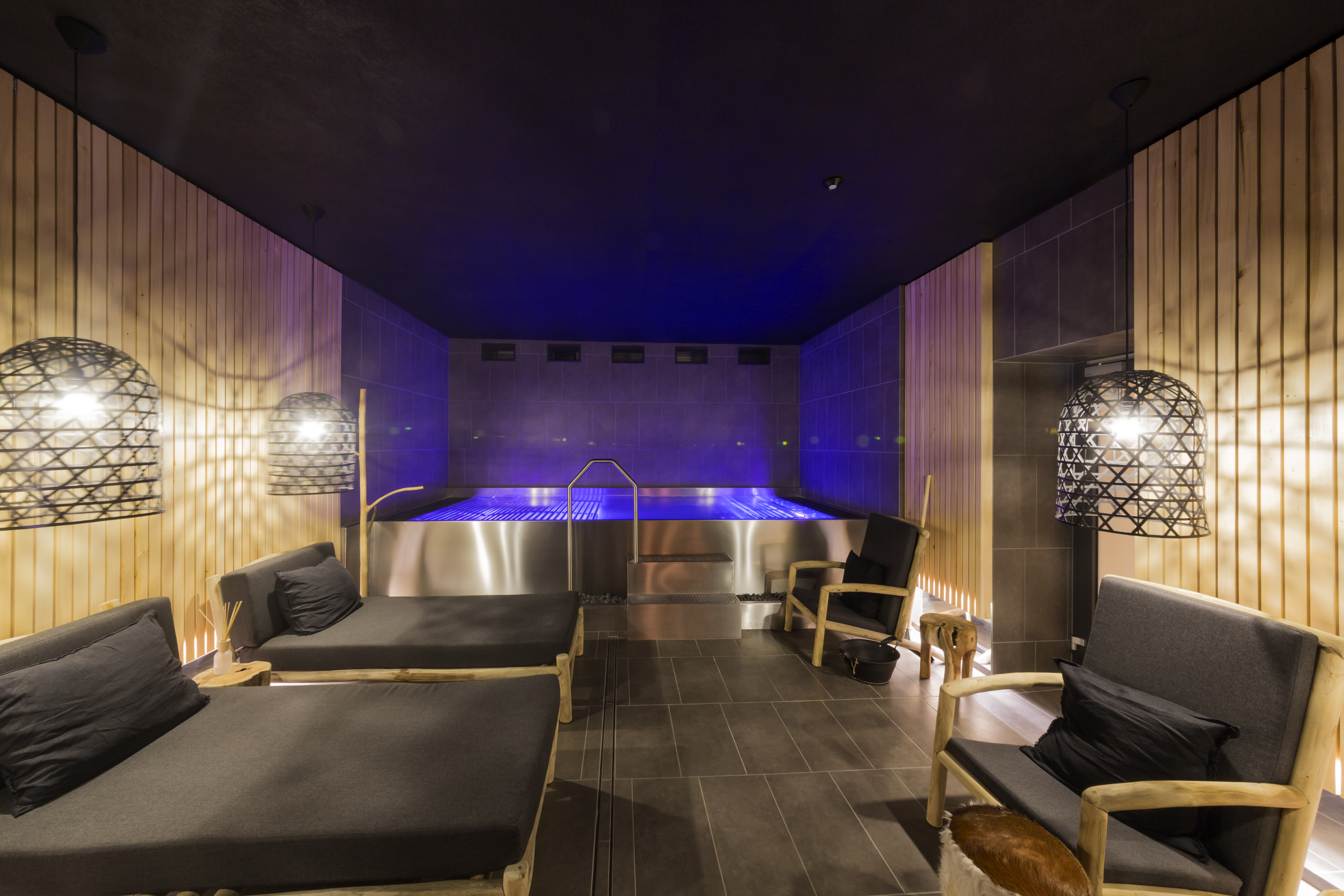 Luxury hot tube IMAGINOX from stainless steel